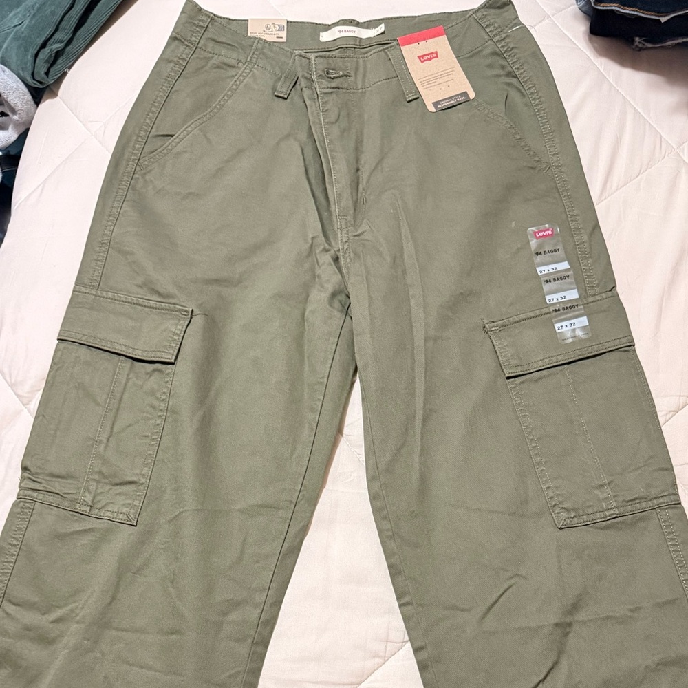 Levi's women Olive Cargo Pants